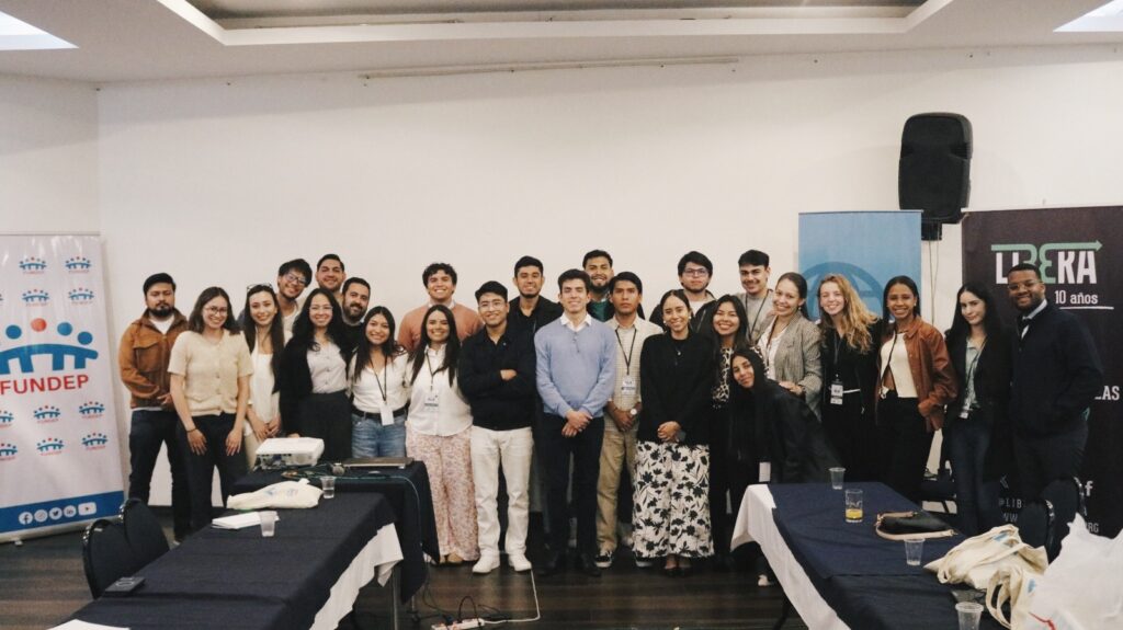 Análisis económico, formación política y visión nacional marcan la cuarta jornada de la ALA en La Paz